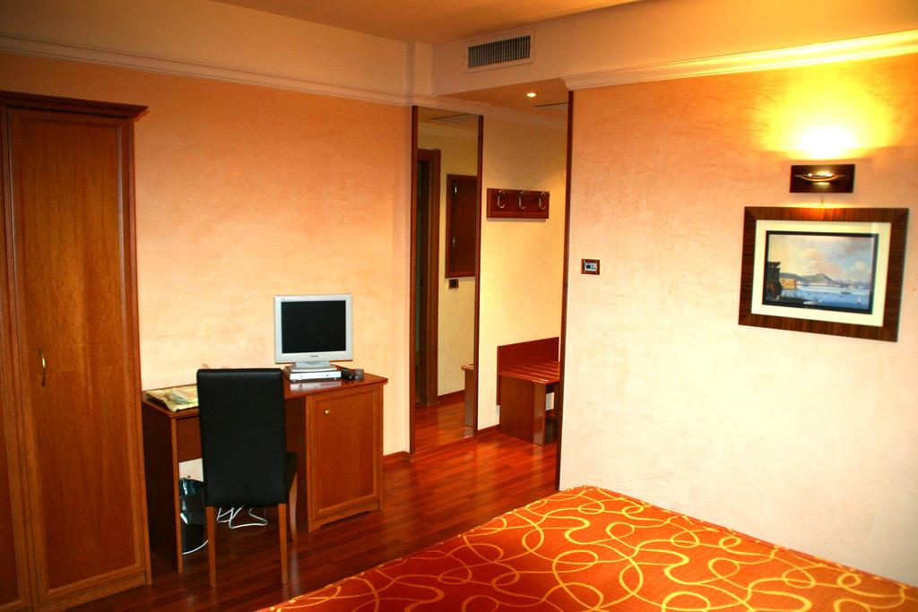 Gold Hotel 마르치아니세 외부 사진