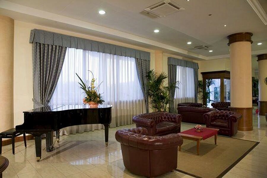 Gold Hotel 마르치아니세 외부 사진